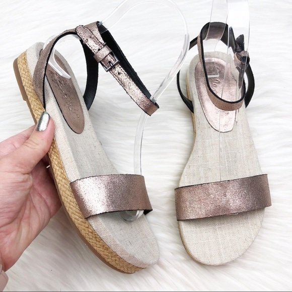 New Splendid Metallic Rose Gold Leather Sandals - Picture 1 of 10